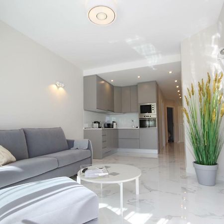 Luxury Apartments In First Beach Line With Pool أذيخي المظهر الخارجي الصورة