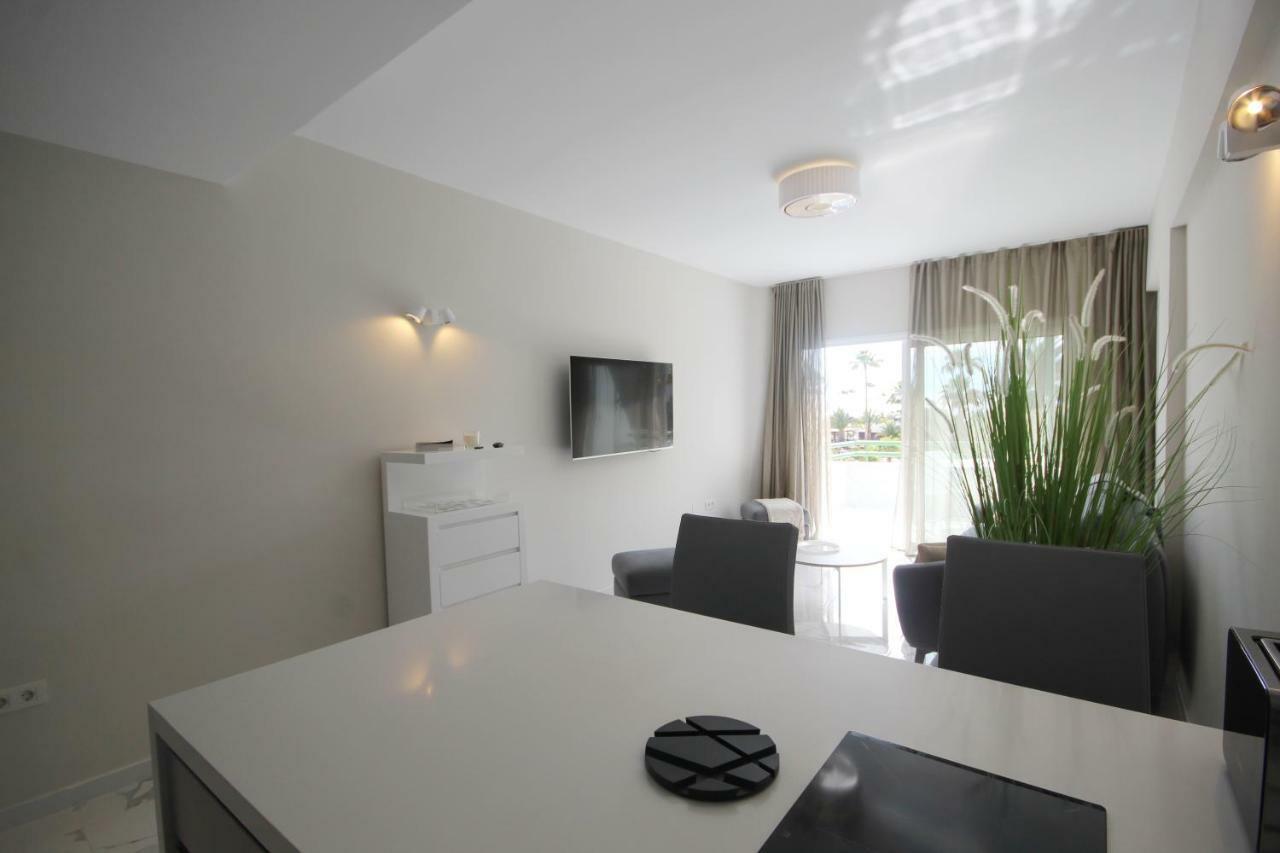Luxury Apartments In First Beach Line With Pool أذيخي المظهر الخارجي الصورة