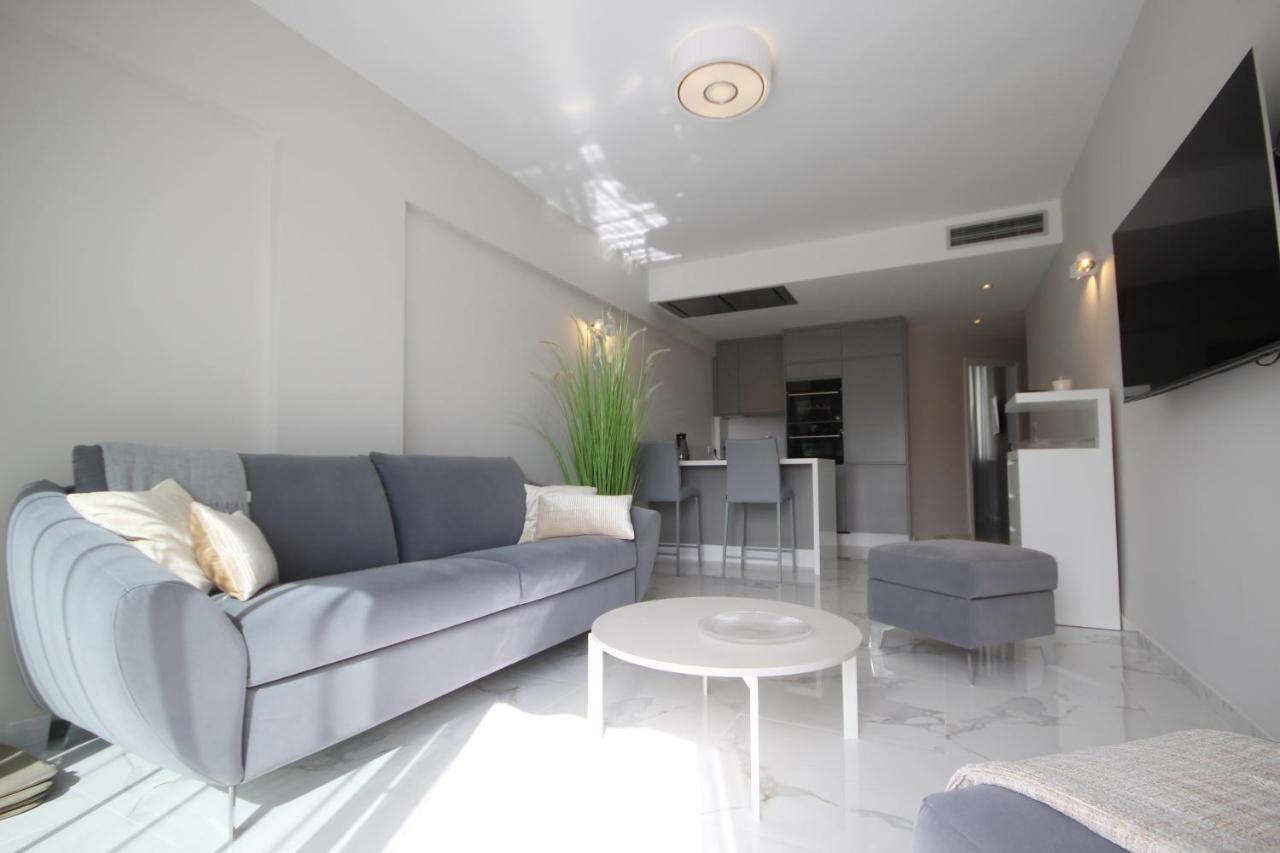 Luxury Apartments In First Beach Line With Pool أذيخي المظهر الخارجي الصورة
